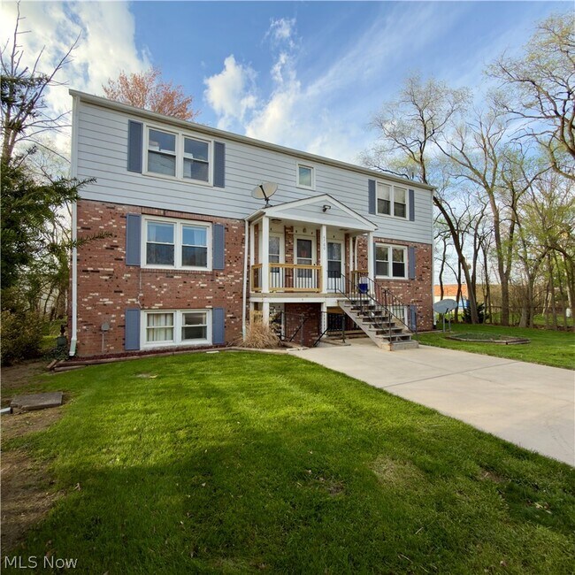 4780 Pin Oak Dr in Vermilion, OH - Building Photo - Building Photo