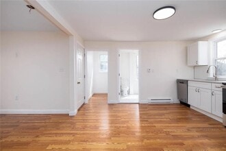 12 Old Park Ave in Cranston, RI - Building Photo - Building Photo