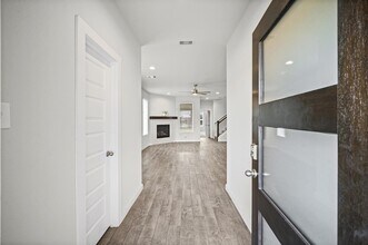 144 Shining Pt Dr in Waller, TX - Foto de edificio - Building Photo