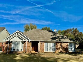 1840 Pecan Ridge N in Southaven, MS - Building Photo