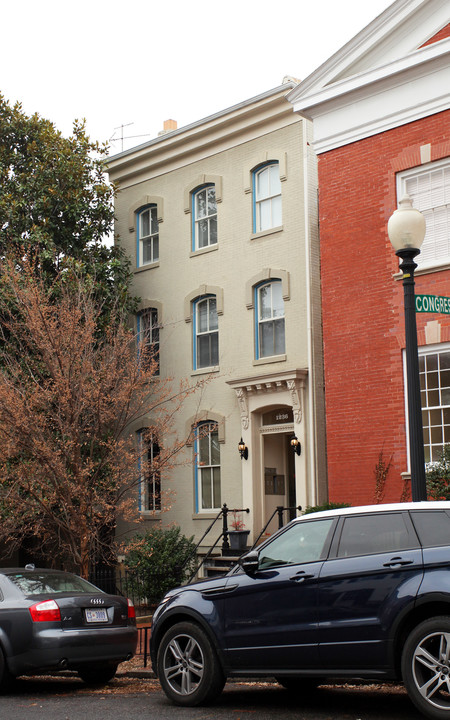 1236 31st St NW in Washington, DC - Foto de edificio