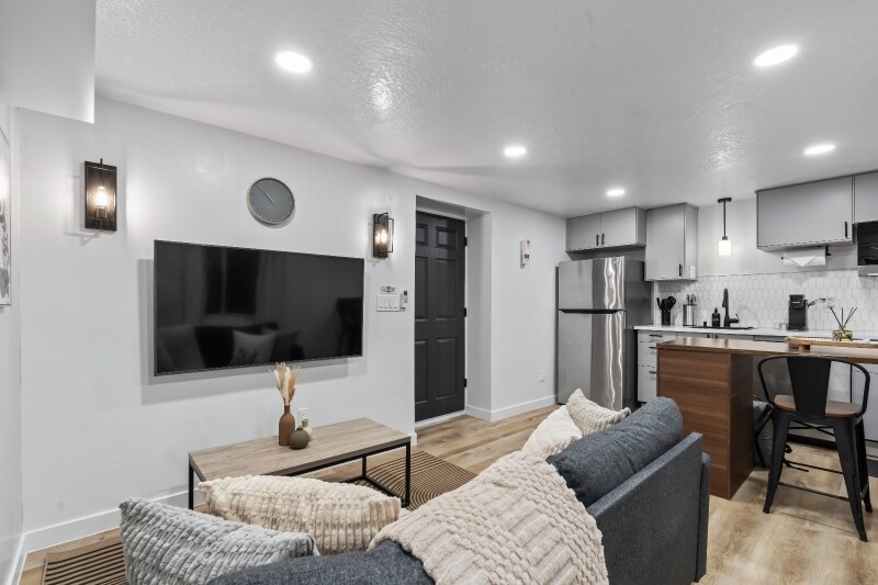 610 W 5735 S in Murray, UT - Foto de edificio