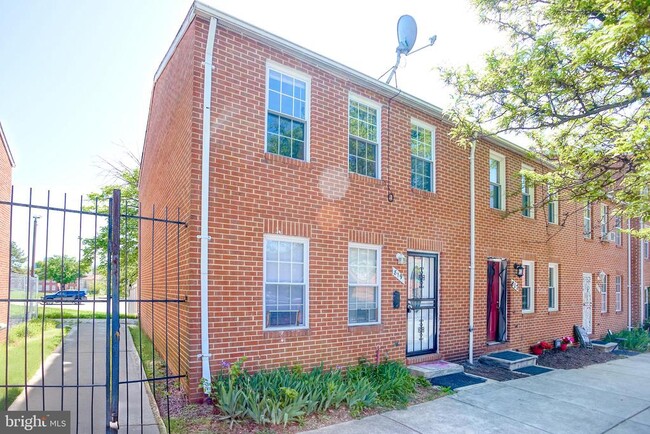 property at 819 Aisquith St