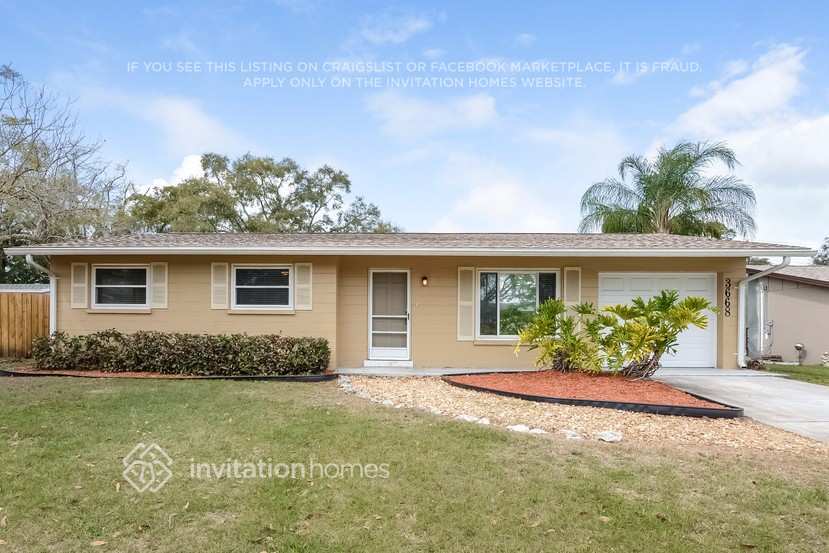 3668 Sharondale Dr in Sarasota, FL - Building Photo