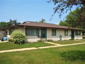 Otter Creek Cottages in Oelwein, IA - Building Photo - Other