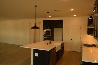 477 Gold Coast Rd in Lathrop, CA - Building Photo - Building Photo