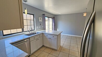 422 Florin Rd in Sacramento, CA - Building Photo - Building Photo