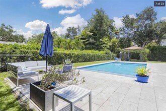 517 Bianca Ave in Coral Gables, FL - Building Photo - Building Photo