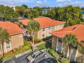 2651 Riverside Dr in Coral Springs, FL - Building Photo