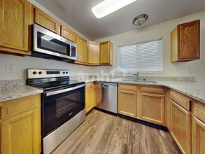10351 Chambersburg Dr in Independence, KY - Building Photo - Building Photo