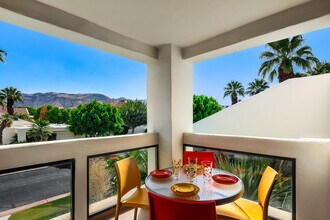 255 E Avenida Granada in Palm Springs, CA - Building Photo - Building Photo