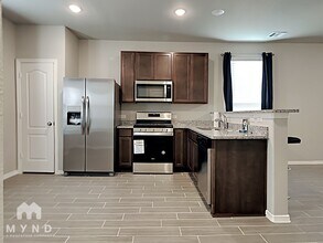 25554 Northpark Spruce Dr in Porter, TX - Foto de edificio - Building Photo