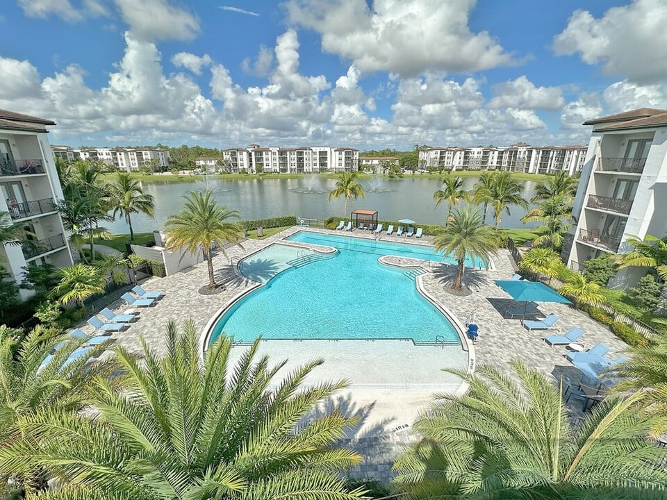 Legacy Gateway Apartments in Ft. Myers, FL - Foto de edificio