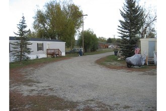 11 Rocky Flats Rd in Roberts, MT - Foto de edificio - Building Photo