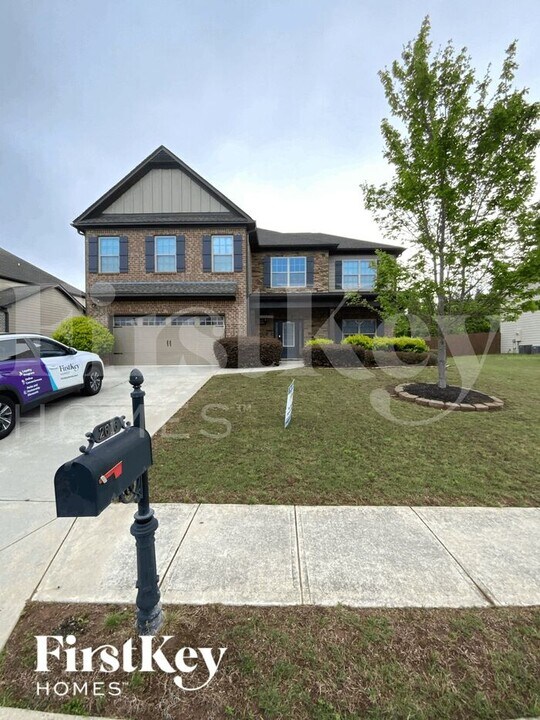 2616 Holden Spring Dr in Dacula, GA - Building Photo