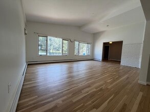 95 Valley in West Harrison, NY - Building Photo - Building Photo