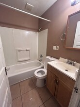 10523 Olivet Ave in Cleveland, OH - Foto de edificio - Building Photo