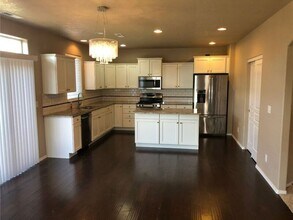 2350 NW Hazelwood Ave in Redmond, OR - Building Photo - Building Photo