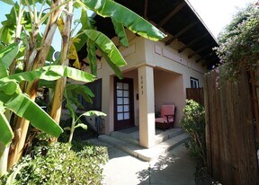 6043 Selma Ave in Los Angeles, CA - Building Photo