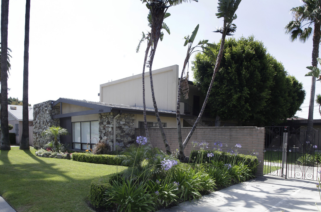 Chapman Apartments in Fullerton, CA - Foto de edificio