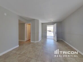 14429 Queen Valley Rd in Victorville, CA - Building Photo - Building Photo