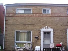 5 Mount Royal Ct in Pittsburgh, PA - Building Photo