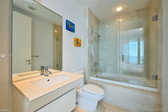 2627 S Bayshore Dr-Unit -# 24 in Miami, FL - Building Photo - Building Photo