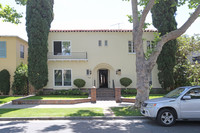 9932 Robbins Dr in Beverly Hills, CA - Foto de edificio - Building Photo