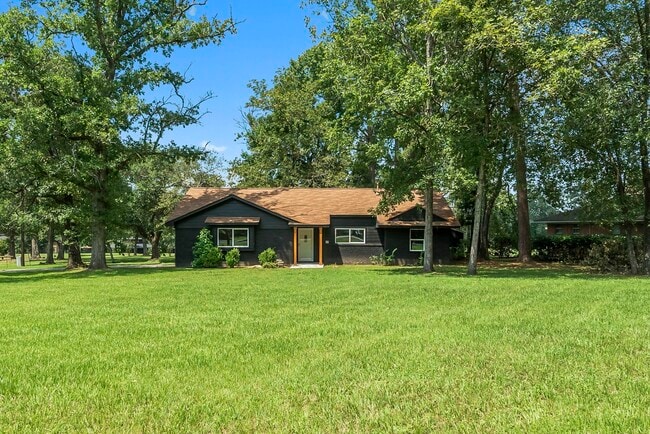 property at 62 Greenbriar Dr