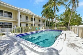 4525 NE 21st Ave in Fort Lauderdale, FL - Building Photo - Building Photo