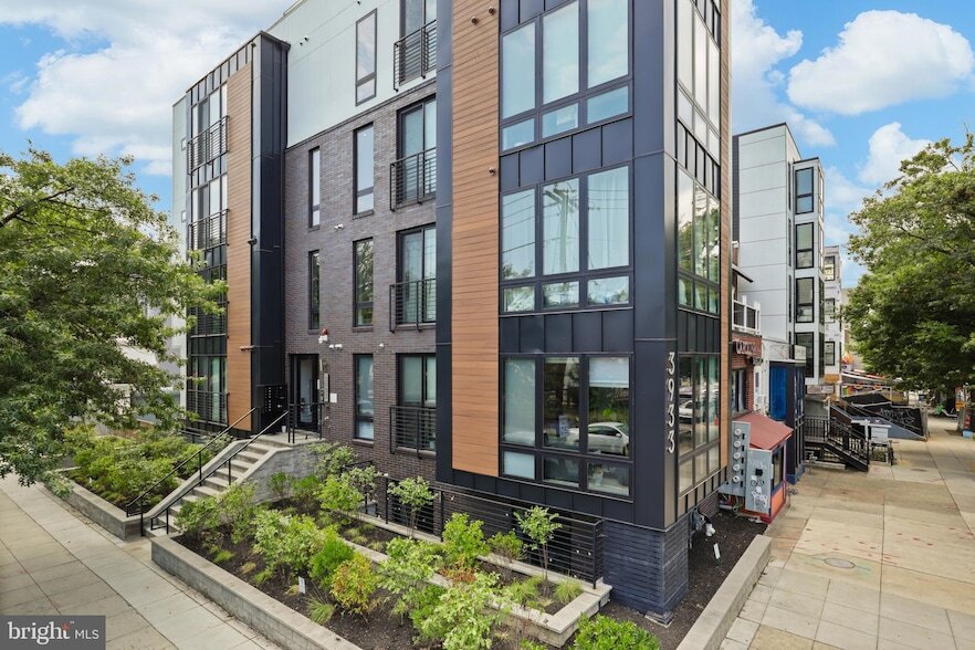 3933 14th St NW, Unit 2 in Washington, DC - Building Photo