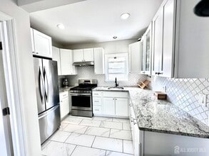 139 Sylvan Ave in Clifton, NJ - Building Photo - Building Photo