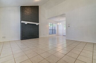 1202 Westcott Dr in Round Rock, TX - Building Photo - Building Photo