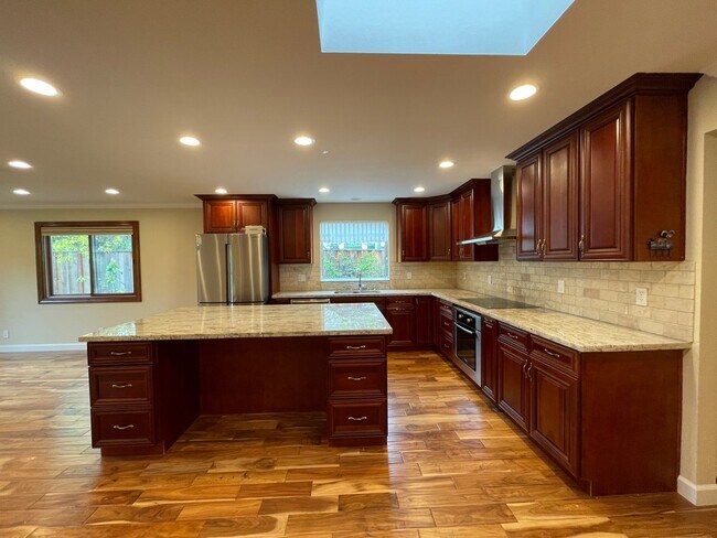 1402 Newfoundland Dr in Sunnyvale, CA - Building Photo - Building Photo