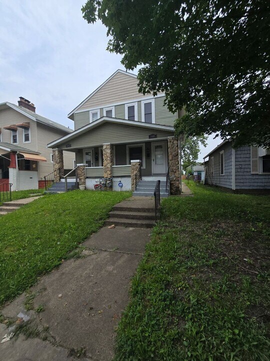 510-512-512 N Champion Ave in Columbus, OH - Building Photo