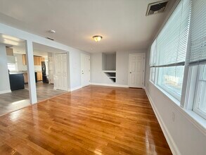 43 May St, Unit 2T in Cambridge, MA - Building Photo - Building Photo