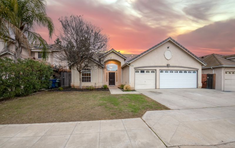 7224 N Bonadelle Ave in Fresno, CA - Building Photo