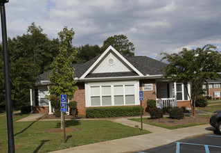 Oak Place Apartments in Anderson, SC - Building Photo - Building Photo