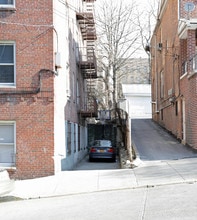 4026 Carpenter Ave in Bronx, NY - Foto de edificio - Building Photo