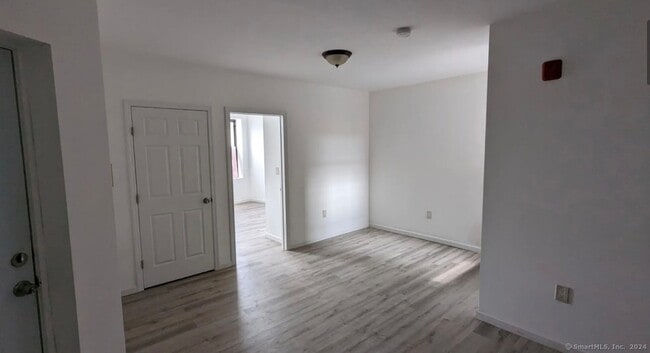 677 Fairfield Ave in Bridgeport, CT - Building Photo - Building Photo