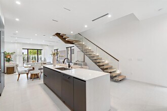 1410 NE 5th St in Fort Lauderdale, FL - Foto de edificio - Building Photo