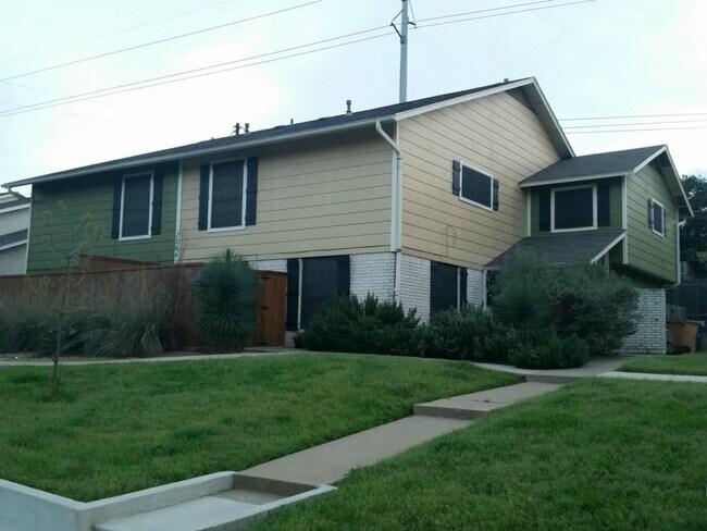 property at 7204 Creekside Dr
