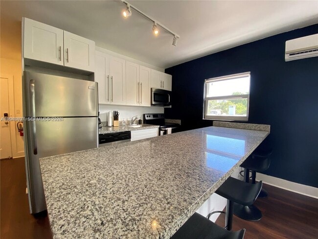 274 NW 32nd St in Miami, FL - Building Photo - Building Photo