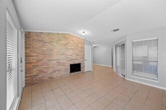 3415 S Meadow Dr in Fort Worth, TX - Building Photo - Building Photo