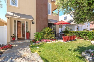 34 4th St in Hermosa Beach, CA - Foto de edificio - Building Photo
