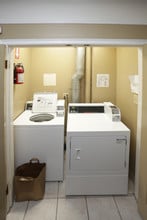 Mansfield Apartments in Los Angeles, CA - Building Photo - Interior Photo