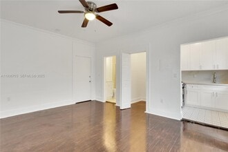 1611 Michigan Ave in Miami Beach, FL - Building Photo - Building Photo