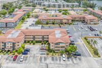 Palm Springs Gardens in Hialeah, FL - Building Photo - Building Photo