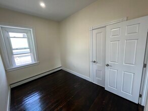 33 Valley St, Unit #3 in Providence, RI - Building Photo - Building Photo