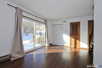 29 Salmon Run in Suffield, CT - Building Photo - Building Photo